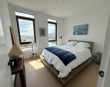 482 Kent Avenue - Photo Thumbnail 2