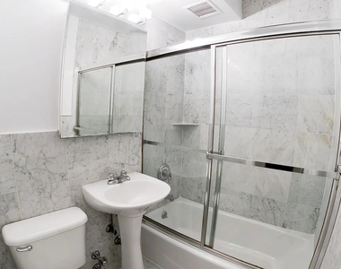 East 80th Street and 2nd Avenue - Photo Thumbnail 3