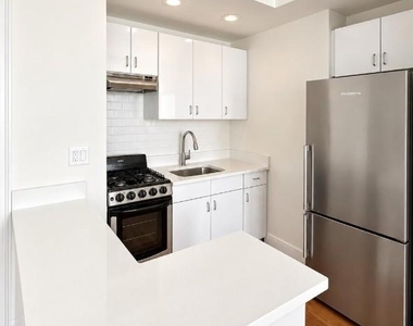  East 46th Street - Photo Thumbnail 1