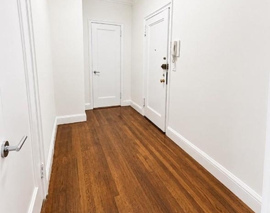  East 46th Street - Photo Thumbnail 5