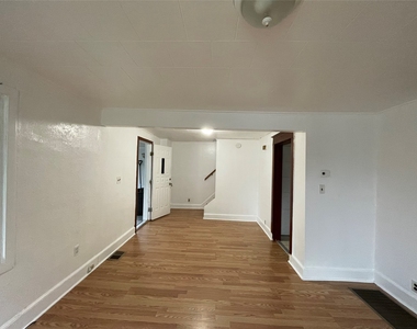 31 Brown St - Photo Thumbnail 6