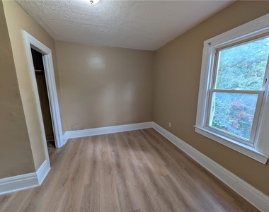 145 Glendale Park - Photo Thumbnail 4