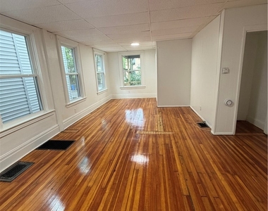 392-394 Columbia Avenue - Photo Thumbnail 3
