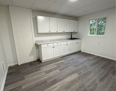 392-394 Columbia Avenue - Photo Thumbnail 4
