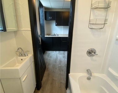 111-115 Lyell Avenue - Photo Thumbnail 8