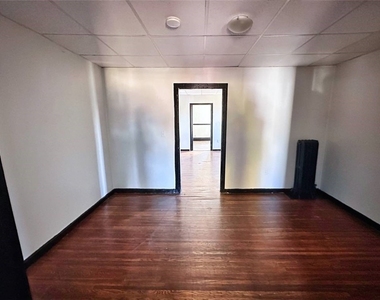 111-115 Lyell Avenue - Photo Thumbnail 6