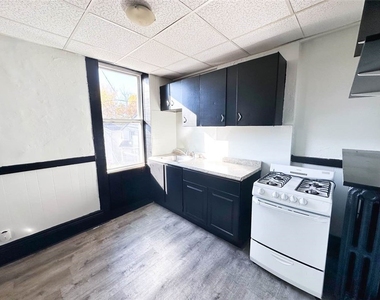 111-115 Lyell Avenue - Photo Thumbnail 10