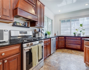 18 Sibley Place - Photo Thumbnail 20