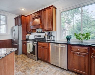 18 Sibley Place - Photo Thumbnail 23