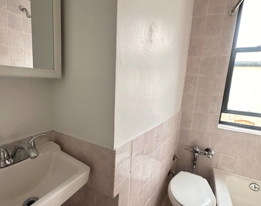 321 East 108th Street - Photo Thumbnail 7