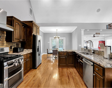 110 Stanley Oaks Place - Photo Thumbnail 5