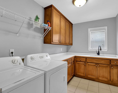 110 Stanley Oaks Place - Photo Thumbnail 13