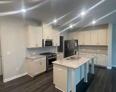 1302 Endicott Court - Photo Thumbnail 5
