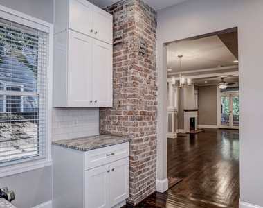 877 Edgewood Avenue - Photo Thumbnail 4