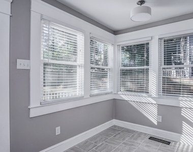 877 Edgewood Avenue - Photo Thumbnail 5