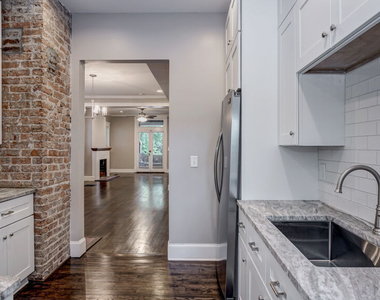 877 Edgewood Avenue - Photo Thumbnail 6