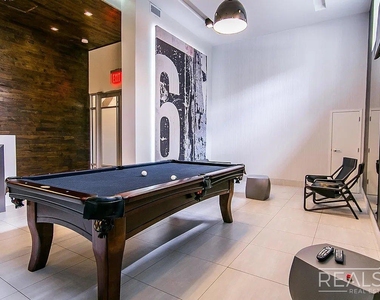 100 Dupont Street - Photo Thumbnail 9