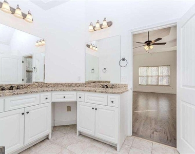 4234 Quail Creek Drive - Photo Thumbnail 3