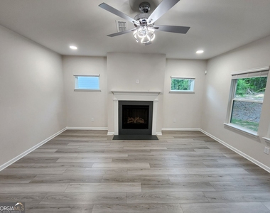 235 Valley Oak Drive - Photo Thumbnail 8
