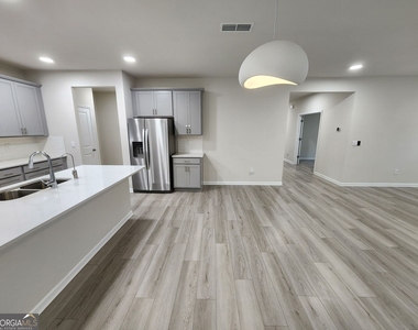 235 Valley Oak Drive - Photo Thumbnail 17