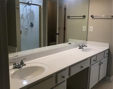 134 Regent Place - Photo Thumbnail 14