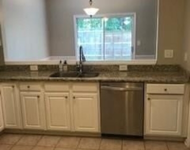 134 Regent Place - Photo Thumbnail 4