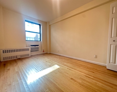 150 East 84th Street - Photo Thumbnail 2