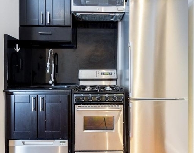 15 West 103rd Street - Photo Thumbnail 2