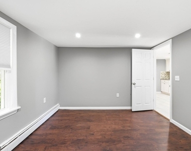 319 William St - Photo Thumbnail 5