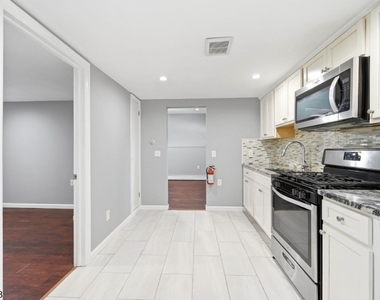 319 William St - Photo Thumbnail 3