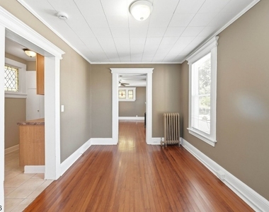 321 William St - Photo Thumbnail 6