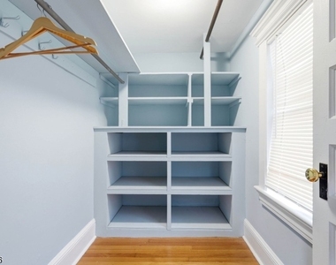 321 William St - Photo Thumbnail 11