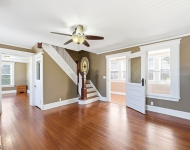 321 William St - Photo Thumbnail 3