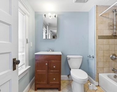 321 William St - Photo Thumbnail 13