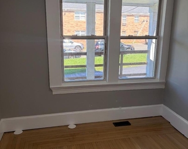 273 W Clinton St Abc - Photo Thumbnail 3