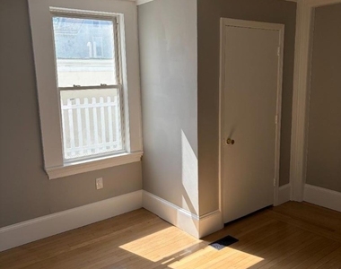 273 W Clinton St Abc - Photo Thumbnail 15