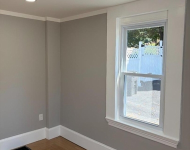 273 W Clinton St Abc - Photo Thumbnail 16