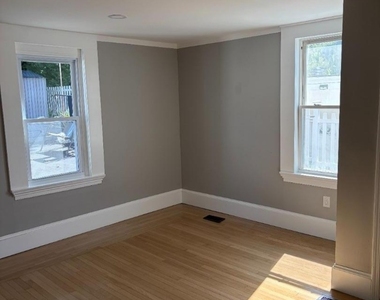 273 W Clinton St Abc - Photo Thumbnail 12
