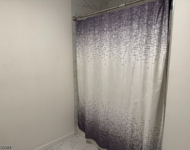 525 Central Avenue, Apt 308 - Photo Thumbnail 9
