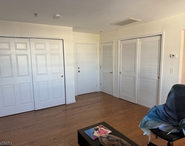 525 Central Avenue, Apt 308 - Photo Thumbnail 4