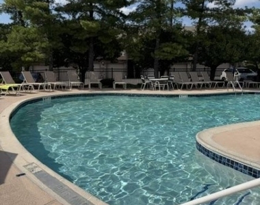19 Paris Circle - Photo Thumbnail 27