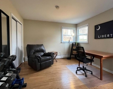 53 Budd St 1st Floor - Photo Thumbnail 15