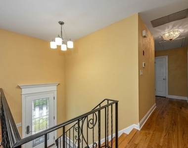 62 Burnham Pkwy - Photo Thumbnail 3