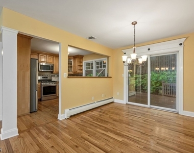 62 Burnham Pkwy - Photo Thumbnail 9