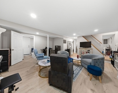 506 Green St - Photo Thumbnail 21