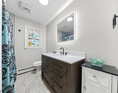 506 Green St - Photo Thumbnail 17