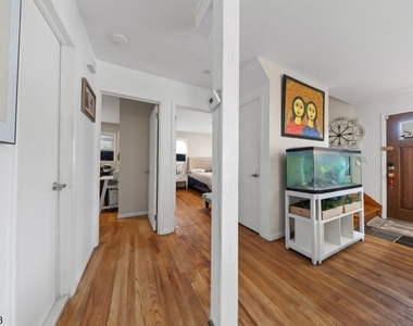 506 Green St - Photo Thumbnail 16