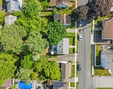 506 Green St - Photo Thumbnail 1
