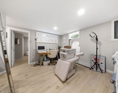 506 Green St - Photo Thumbnail 23
