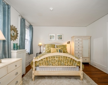 123 Baker St - Photo Thumbnail 8